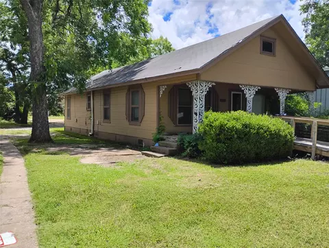 624 W Morton St, Denison, TX 75020