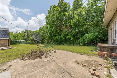 1112 E Ann Arbor Ave, Dallas, TX 75216