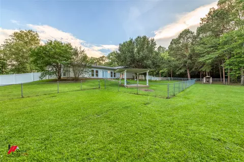 Exterior - 1580 Machen Dr, Springhill, LA 71075 photo 5 of 8