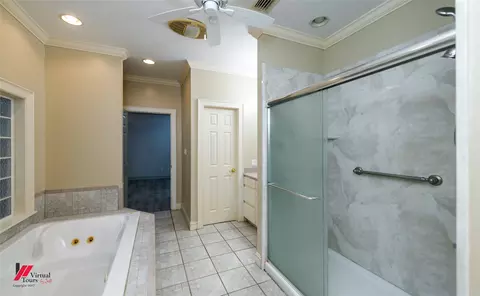 Bath - 1580 Machen Dr, Springhill, LA 71075 photo 6 of 7