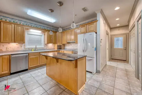 Kitchen - 1580 Machen Dr, Springhill, LA 71075 photo 2 of 5