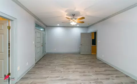 Living - 1580 Machen Dr, Springhill, LA 71075 photo 4 of 4