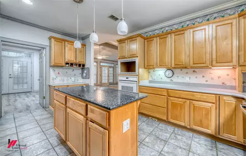 Kitchen - 1580 Machen Dr, Springhill, LA 71075 photo 5 of 5