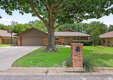 713 Patricia Dr, Sherman, TX 75090