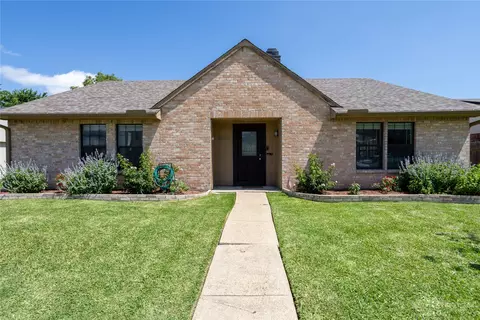 8209 Woodside Rd, Rowlett, TX 75088