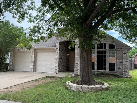 6824 Amberdale Dr, Fort Worth, TX 76137