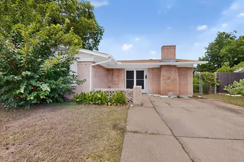 1802 Fairfax Ln, Carrollton, TX 75006