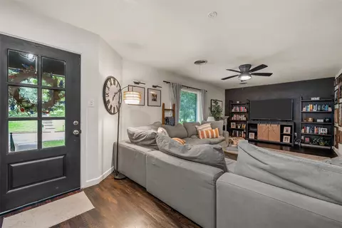 617 Cardinal Dr, Woodway, TX 76712