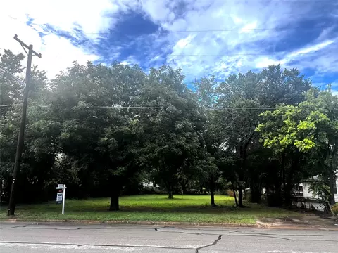 1515 Lindsey St, Denton, TX 76205