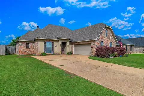 4026 Elizabeth Ln, Benton, LA 71006