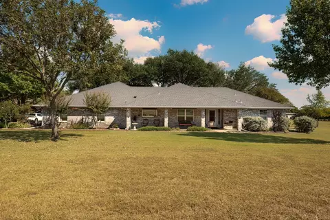 3840 Blackchamp Rd, Midlothian, TX 76065