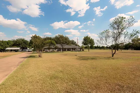 3840 Blackchamp Rd, Midlothian, TX 76065
