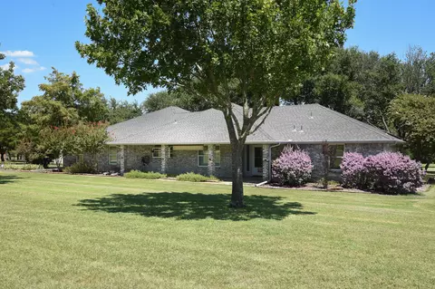 3840 Blackchamp Rd, Midlothian, TX 76065