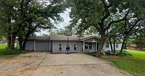 417 Cedarwood St, Azle, TX 76020