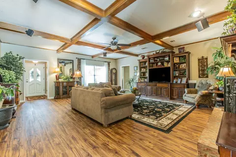 Living - 550 Creek Rd, Lorena, TX 76655 photo 2 of 3