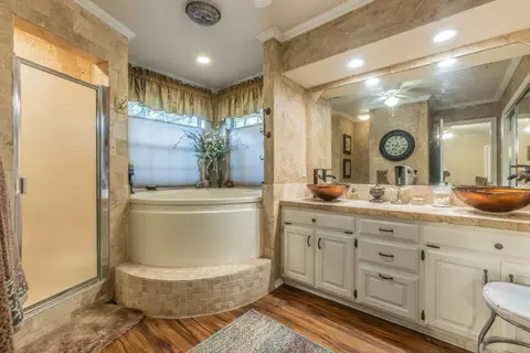 Bath - 550 Creek Rd, Lorena, TX 76655 photo 1 of 4