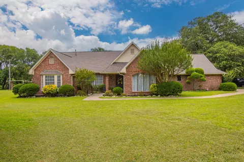 550 Creek Rd, Lorena, TX 76655