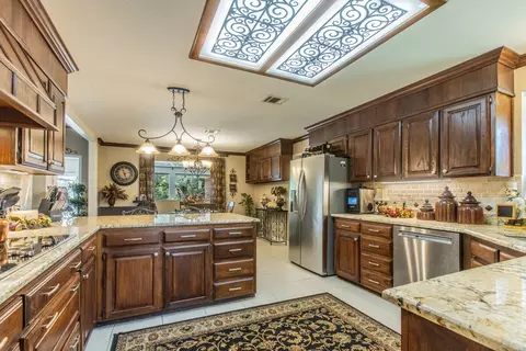 Kitchen - 550 Creek Rd, Lorena, TX 76655 photo 2 of 3