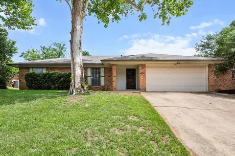 5903 Spring Hill Ct, Arlington, TX 76016