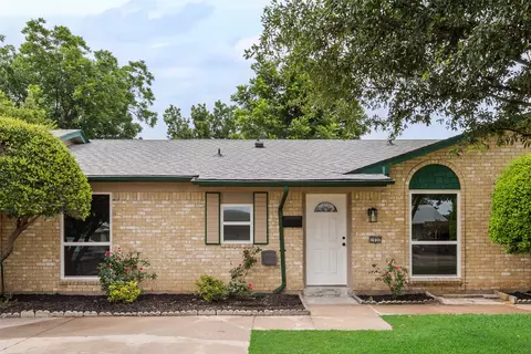 1032 Pleasant Valley Ln, Arlington, TX 76015