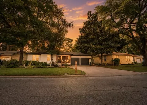 743 Norwood Dr, Hurst, TX 76053