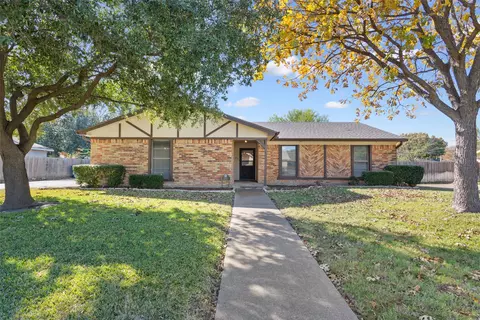 213 Bowie Ln, Hewitt, TX 76643