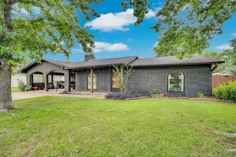 605 W 3rd St, Maypearl, TX 76064