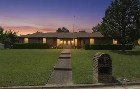 131 Patricia Dr, Hewitt, TX 76643