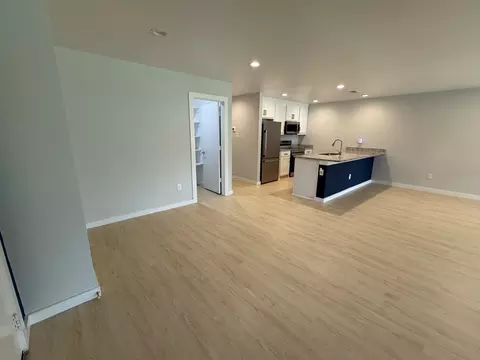 Living - 505 Thomas St, Terrell, TX 75160 photo 1 of 3