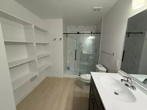 Bath - 505 Thomas St, Terrell, TX 75160 photo 2 of 6