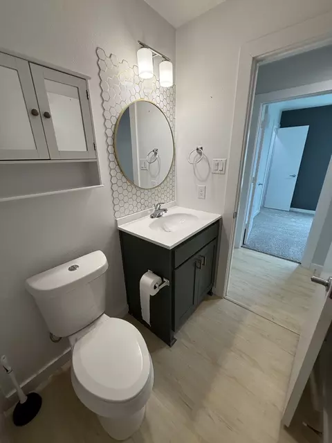 Bath - 505 Thomas St, Terrell, TX 75160 photo 6 of 6