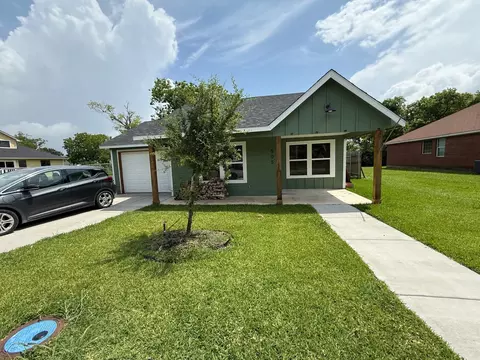 Exterior - 505 Thomas St, Terrell, TX 75160 photo 2 of 4