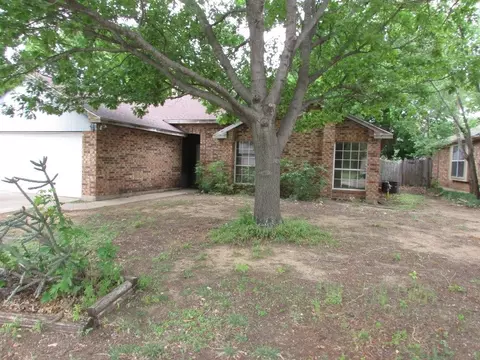 8337 Cloverglen Ln, Fort Worth, TX 76123