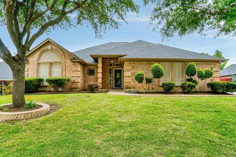 428 Shelby Dr, Burleson, TX 76028