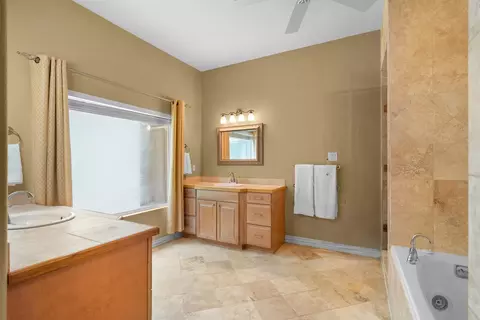 Bath - 980 Ranch Rd, Argyle, TX 76226 photo 6 of 7