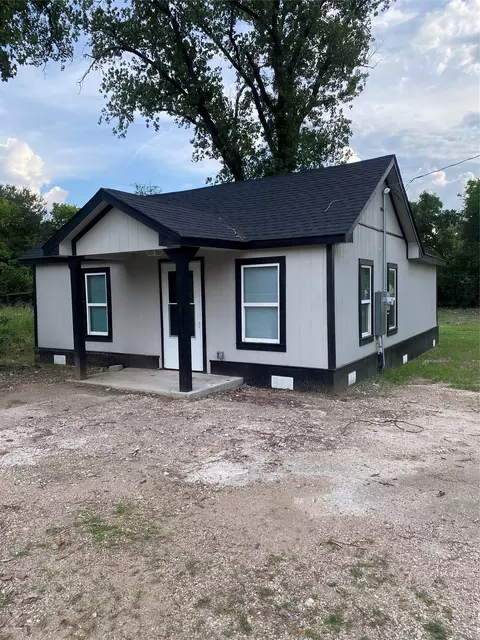 324 Hogan Ln, Bellmead, TX 76705