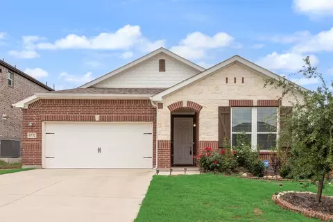 8732 Heliotrope Ln, Fort Worth, TX 76131