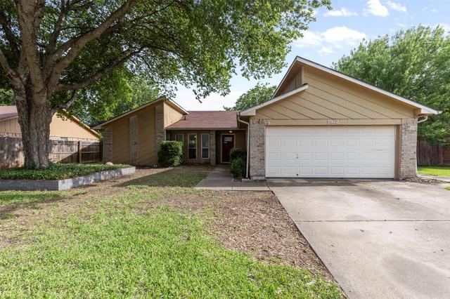3912 Longstraw Dr, Fort Worth, TX 76137
