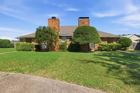 119 Larchbrook Dr, Desoto, TX 75115