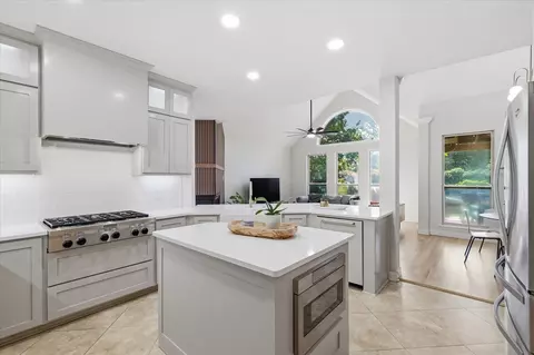 7908 Country Meadow Dr, North Richland Hills, TX 76182