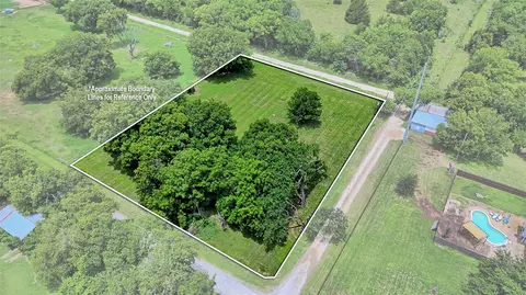701 W Howell St, Saint Jo, TX 76265