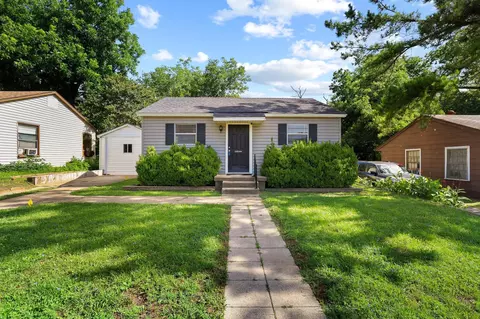 709 W Hanna St, Denison, TX 75020