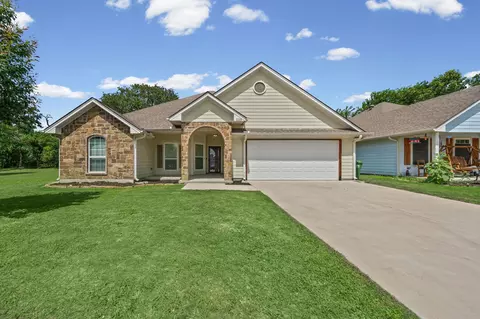 229 Firefly Dr, Springtown, TX 76082