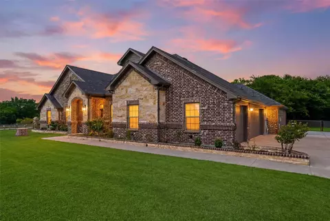 3412 Bent Creek Trl, Crowley, TX 76036