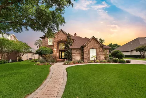 803 Riviera Dr, Mansfield, TX 76063