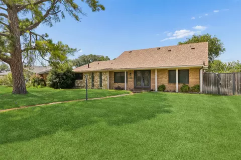 1303 Berkeley Dr, Richardson, TX 75081