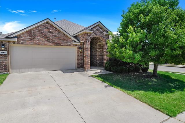 945 Lake Woodland Dr, Little Elm, TX 75068