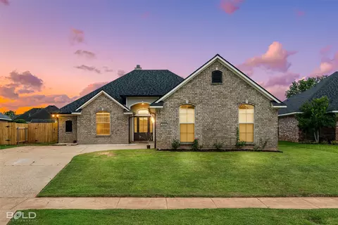 5820 Bluebonnett Dr, Bossier City, LA 71112