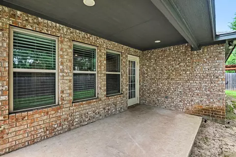 Exterior - 977 Sam St, Springtown, TX 76082 photo 3 of 5