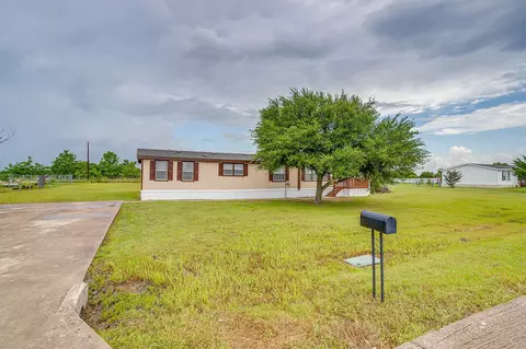 150 Hearne Ln, Red Oak, TX 75154